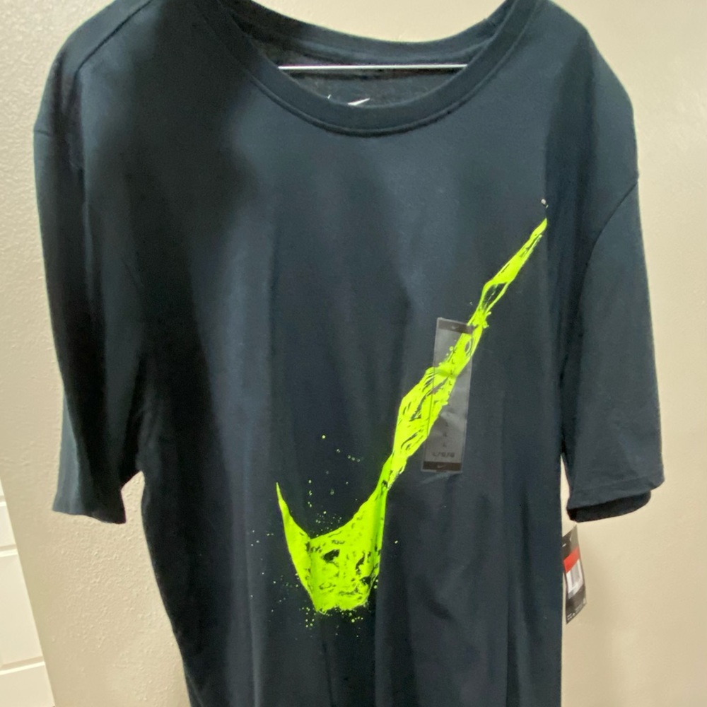 2 Nike T-Shirts